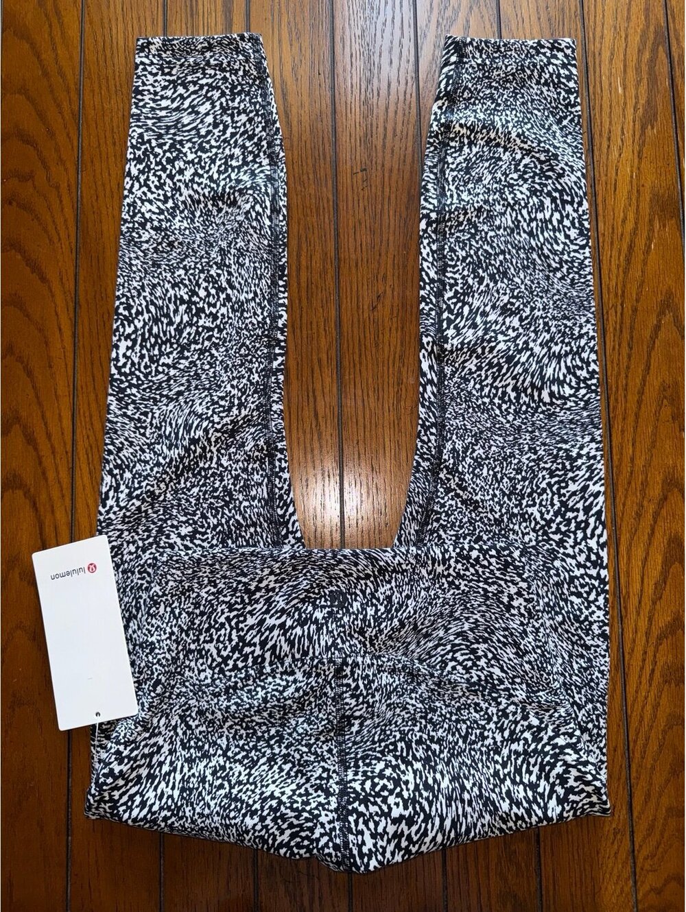 Lululemon Instill High Rise 25” Warped Alpine White Black Size 4 NWT